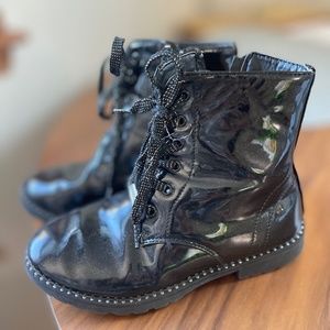 Tahari Girls Boots
